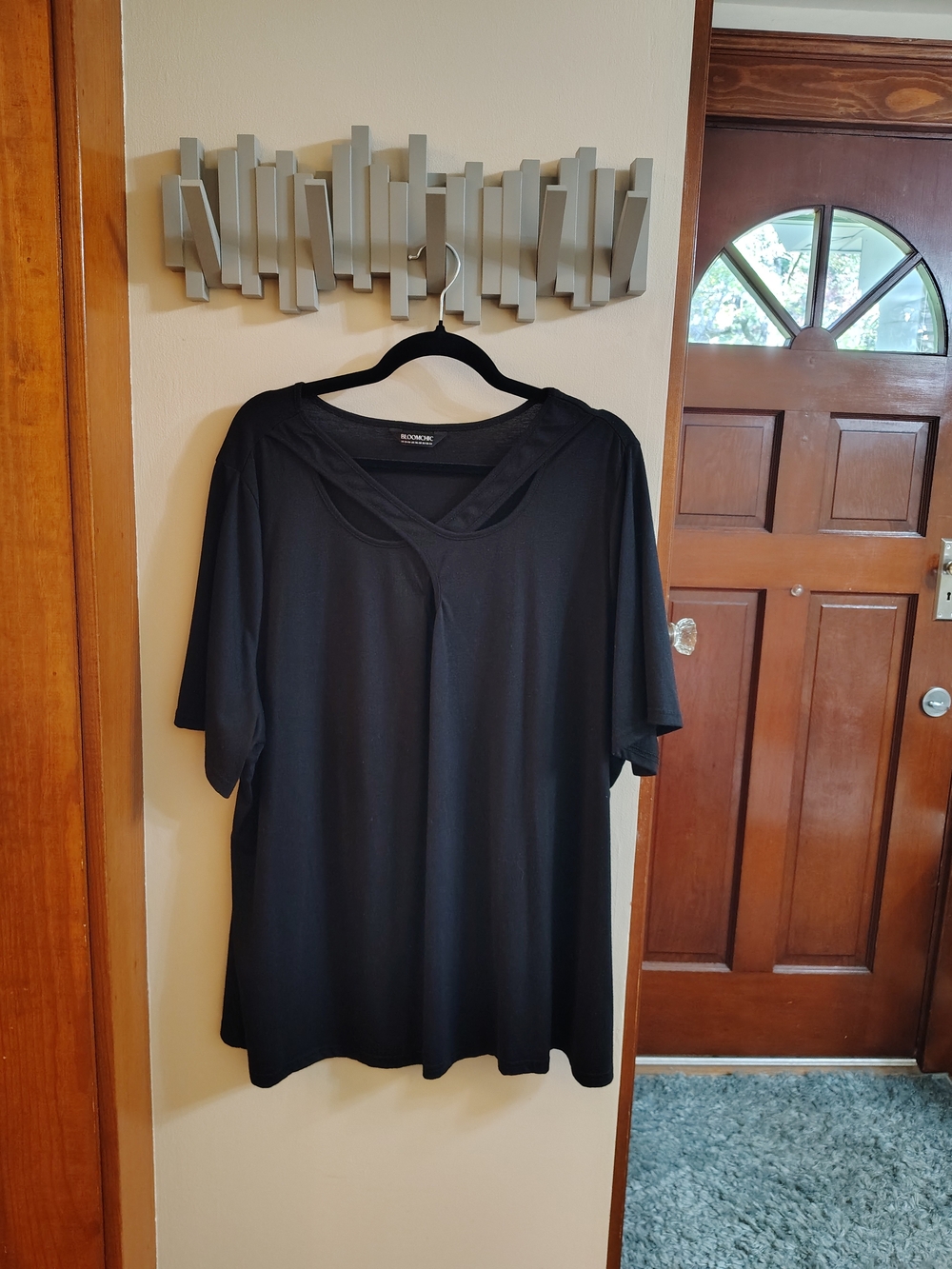 BloomChic Black Short Sleeve V-Neck Top